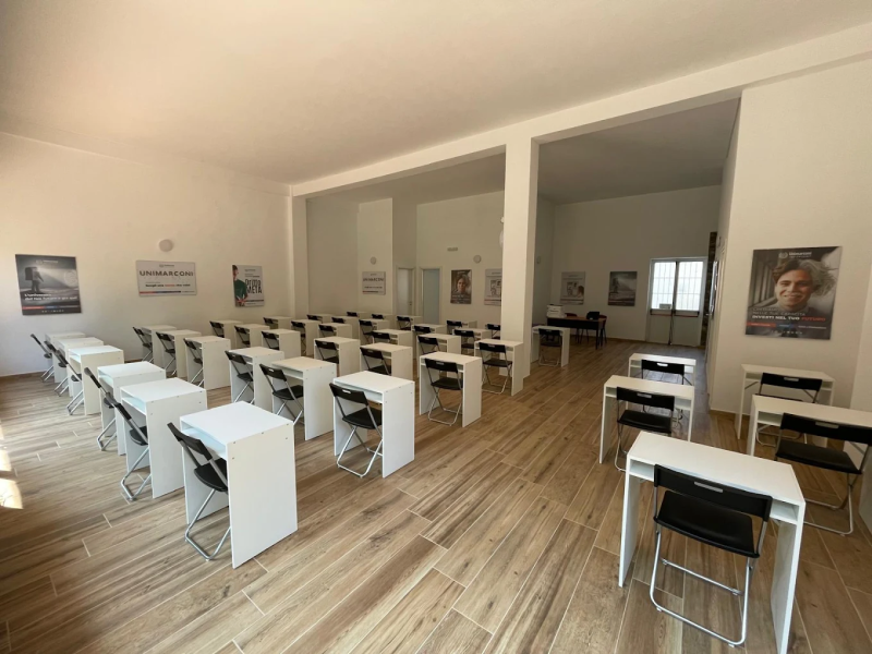 Sala Formazione 100 mq a Torino – 40 Postazioni Pronte, Ingresso Autonomo
