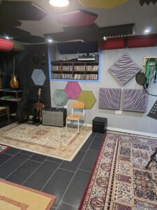 Studio di registrazione e sala prove attrezzata