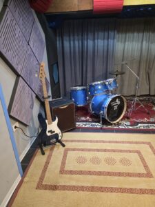 Studio di registrazione e sala prove attrezzata